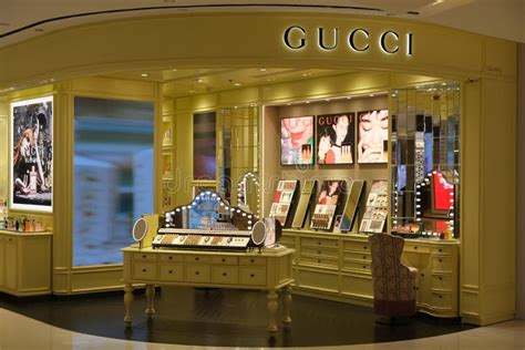 gucci lipstick store.